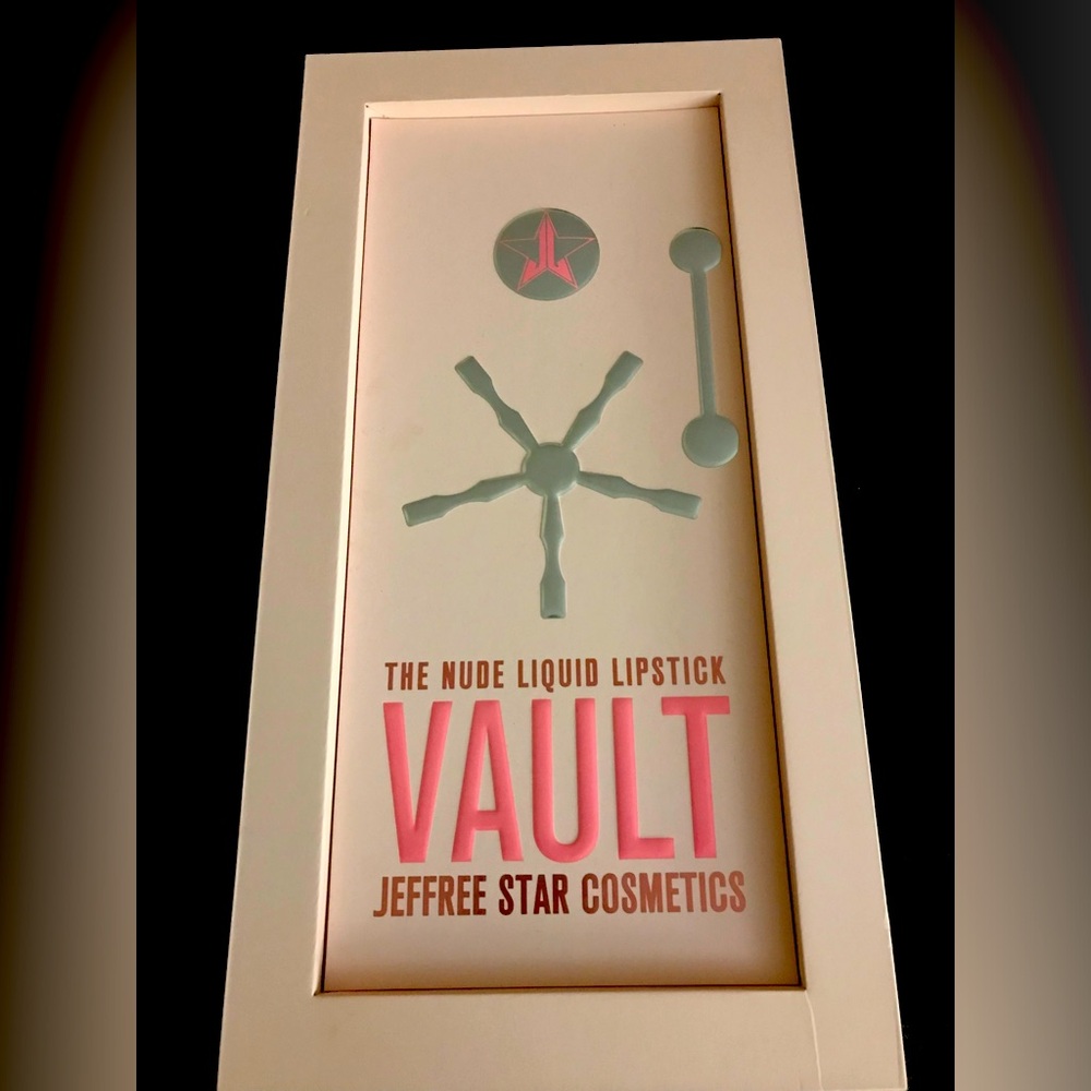 Jeffree Star : NUDE LIQUID LIPSTICK VAULT, new in vault box